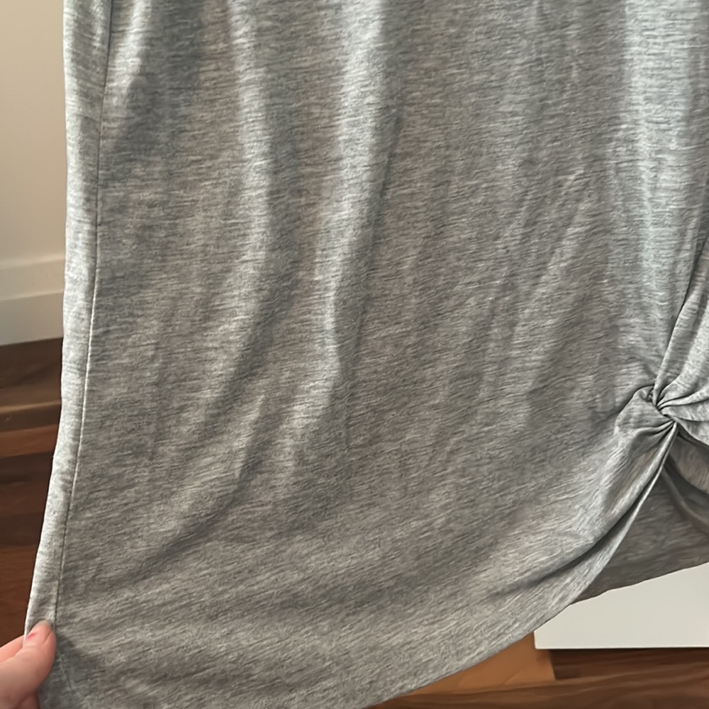 Size medium tee ! - Picture 3 of 4